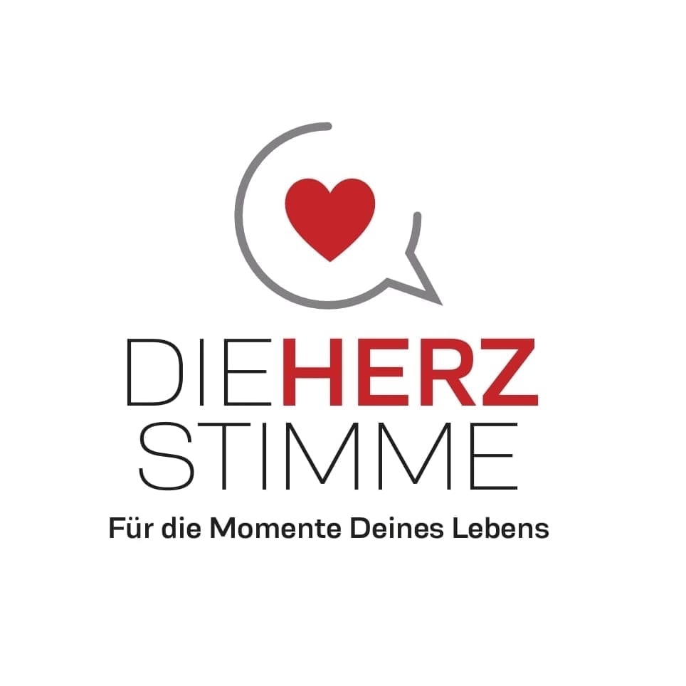 Logo mit dem Schriftzug "DIE HERZSTIMME" und einem Herzsymbol, darunter der Slogan "Für die Momente Deines Lebens".